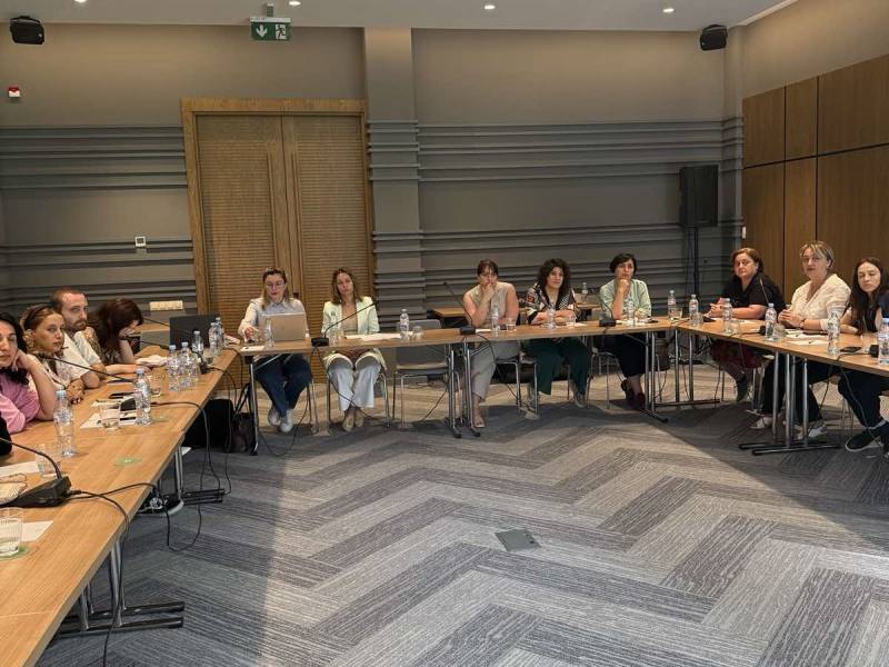 საგანმანათლებლო დაწესებულების მანდატურის სამსახურის 20-მა თანამშრომელმა მონაწილეობა მიიღო ქალთა მიმართ და ოჯახში ძალადობის საკითხებზე გამართულ ტრენინგში.