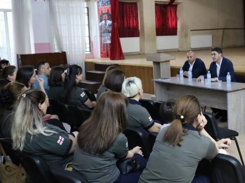 მანდატურის სამსახურის უფროსმა პავლე მაჭარაშვილმა ბათუმში თანამშრომლებთან სამუშაო შეხვედრა გამართა